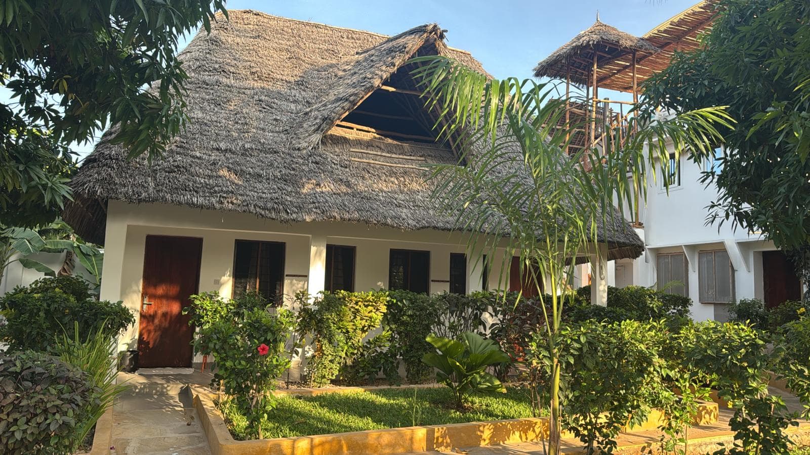 Hotel 12